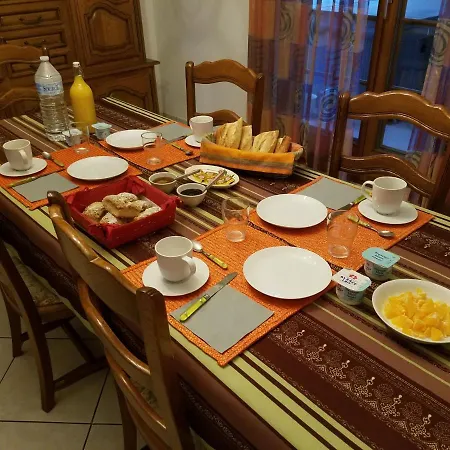 D Hotes Joel Bed & Breakfast